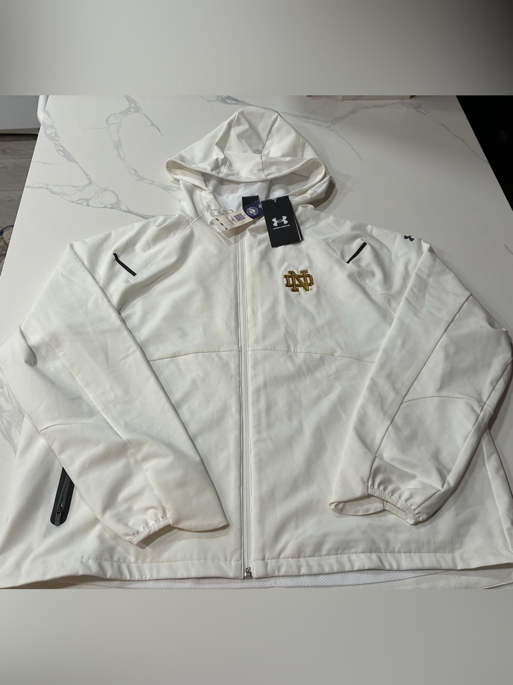 Notre Dame Fighting Irish Women’s Under Armour Jacket (Large) Retails For $120